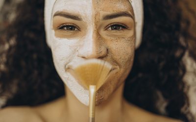 Tudo o que Você Precisa Saber Sobre Esfoliação Facial e Corporal